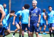 Grêmio negocia com meio-campista da Premier League e deve facilitar saída de Edenílson