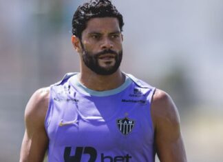 Presidente do Fluminense diz que ‘encerrou negociações’ por Hulk, mas revela condição para reabrir conversas