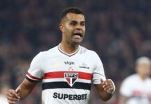Alisson dá ‘sinal verde’ ao Corinthians por negociação; São Paulo busca troca, mas esbarra em vontade de rivais