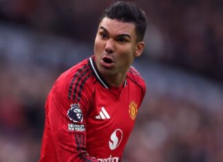Casemiro diz como troca de técnico mexeu com United e festeja após vitória sobre City: ‘Jogo no maior da Inglaterra’