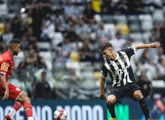 Mesmo com um a mais, falhas nas finalizações mantêm o Atlético no zero a zero contra o Tombense