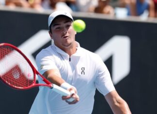 João Fonseca é dominado, perde para Spizzirri e está eliminado do Australian Open