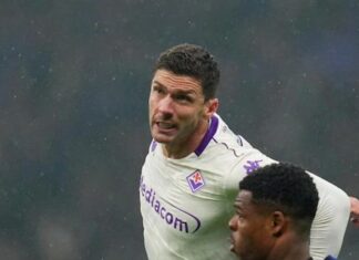 Gosens: “Volevo andare al funerale di mia nonna, Pioli ha detto no. Ho giocato e mi sono infortunato”