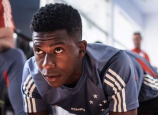 Cruzeiro busca destino para meio-campista após retorno de empréstimo; veja