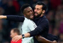 Vinicius Jr. ‘faz chover’ no Bernabéu, Real Madrid faz as pazes com a torcida e fica muito perto de classificação na Champions