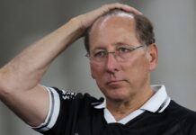 Torcida organizada do Botafogo convoca protesto contra John Textor: ‘A paciência terminou’