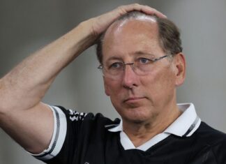 Torcida organizada do Botafogo convoca protesto contra John Textor: ‘A paciência terminou’