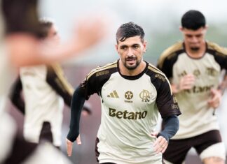 Arrascaeta retorna e Flamengo define relacionados para estreia no Brasileirão contra o São Paulo