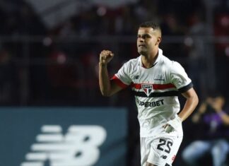 Sem dinheiro em caixa, Corinthians não paga São Paulo e atrasa chegada de Alisson