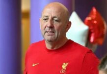Ex-Liverpool star urges Arne Slot to keep 3 players after transfer speculation