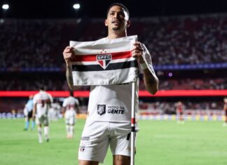 São Paulo vira sobre Flamengo na estreia do Brasileirão, ameniza crise e deixa rival pressionado para Supercopa do Brasil