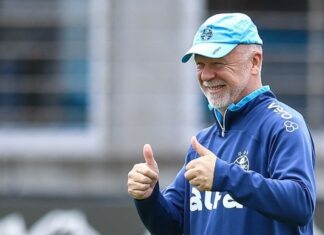 Mano Menezes se aproxima de novo clube após deixar o Grêmio