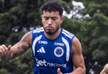 Tite comanda o Cruzeiro em treino visando confronto com o Betim