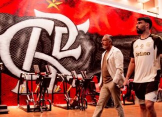 Flamengo anuncia Lucas Paquetá, que conhece CT ao lado de José Boto; veja detalhes