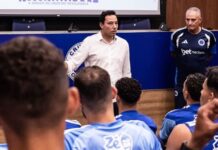 Após goleada para o Botafogo, diretoria do Cruzeiro se reúne com jogadores e faz cobrança
