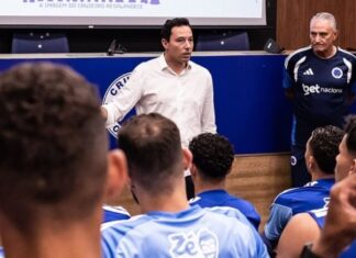 Após goleada para o Botafogo, diretoria do Cruzeiro se reúne com jogadores e faz cobrança