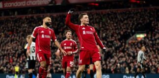 Liverpool vira contra o Newcastle, goleia e quebra jejum de cinco jogos na Premier League