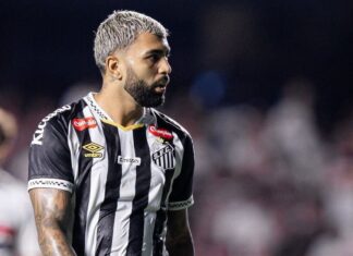 Gabigol desabafa, vê todo mundo mal no Santos e diz: ‘Pode vir Messi, CR7 ou Neymar que também vai ser difícil’