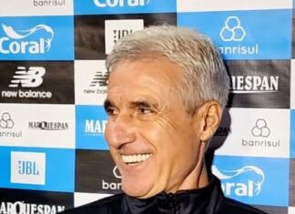 Qual é a prioridade do Grêmio na temporada? Luís Castro responde
