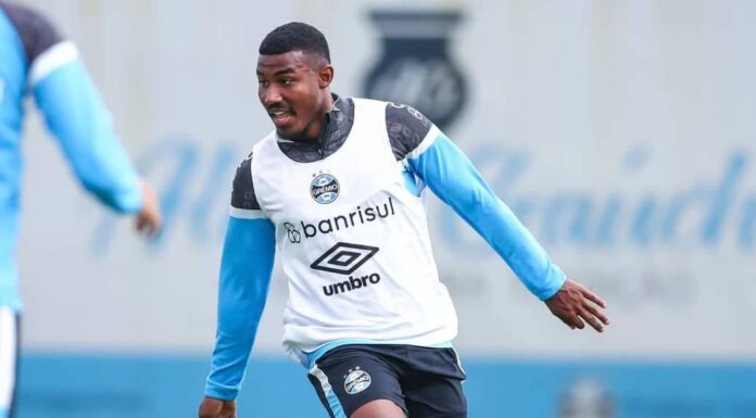 Ex-Grêmio desperta interesse do Vasco e negociação entra em fase decisiva