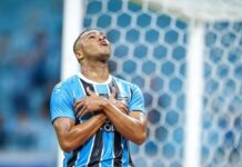 Carlos Vinícius marca 3 gols, se torna protagonista e Grêmio vira pra cima do Botafogo