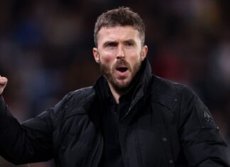 Carrick ou buscar outro técnico? O dilema que Manchester United enfrenta em meio à rara fase positiva