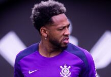 Corinthians estuda rescindir contrato de José Martínez; veja detalhes