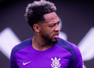 Corinthians estuda rescindir contrato de José Martínez; veja detalhes