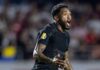 Dores contra o Vasco e ‘pelada’ antes de exame: a versão de Martínez ao Corinthians sobre lesão no joelho