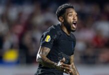 Dores contra o Vasco e ‘pelada’ antes de exame: a versão de Martínez ao Corinthians sobre lesão no joelho