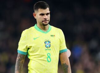 Bruno Guimarães sofre lesão grave no Newcastle e perde últimos amistosos do Brasil antes da Copa