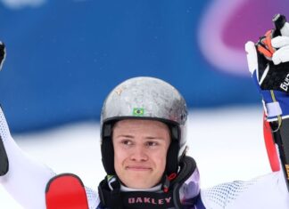 Lucas Pinheiro Braathen chora muito com ouro nas Olimpíadas de Inverno: ‘Esquiei com meu coração’