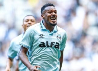 Volante do Grêmio não treina e perde vaga para enfrentar o Juventude