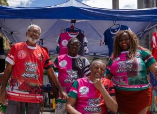 Camisas ‘meus dois amores’ unem futebol e samba no carnaval carioca