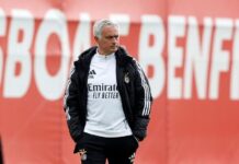 Mourinho explica cláusula que permite saída de graça do Benfica e que gerou rumores com Real Madrid