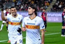 Il Lecce risponde alla Fiorentina: Galdeman e Ramadani piegano il Cagliari in Sardegna