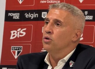 “Eles tem que vir…”: Crespo indica reforços experientes para a diretoria do São Paulo
