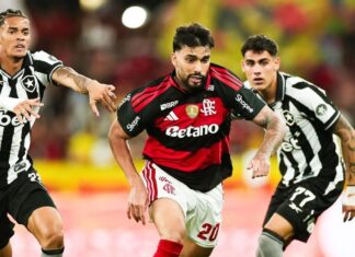 Ferj divulga áudio do VAR de Botafogo x Flamengo após polêmica com alvinegros: ‘Perdeu a bola e depois teve o choque’