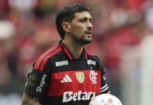 Paquetá se junta ao Flamengo e equipe foca na final contra o Lanús