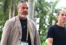 Boto diz que Flamengo está ‘atento’ ao mercado e abre o jogo sobre dificuldade para contratar: ‘Problema é que atingimos nível muito alto’