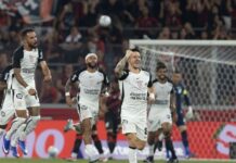 Com golaço de Garro, Corinthians bate o Athletico e tira 100% do rival no Brasileirão