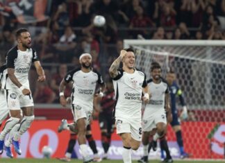 Com golaço de Garro, Corinthians bate o Athletico e tira 100% do rival no Brasileirão
