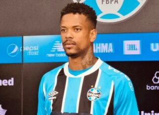Lateral do Grêmio é criticado por companheiros e deve perder espaço com Luís Castro