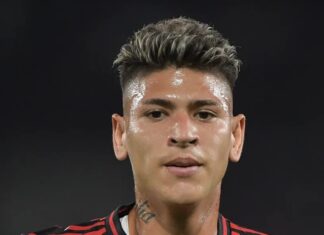 Flamengo mantém Jorge Carrascal e recusa proposta de 20 milhões de euros