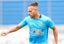 Clube do Brasileirão busca contratação de centroavante do Grêmio