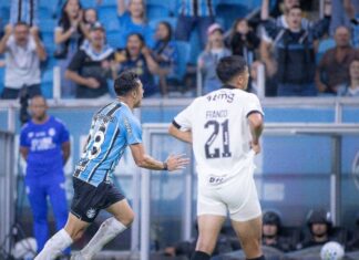 Grêmio vence o Atlético-MG no Campeonato Brasileiro com expulsão precoce e golaço decisivo