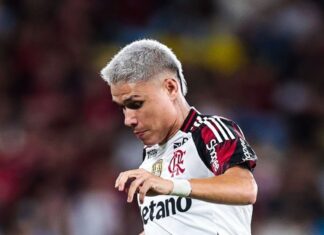 Indireta para Filipe Luís? Luiz Araújo faz post após demissão de técnico do Flamengo e gera polêmica