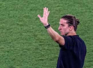 Filipe Luís foi demitido pela diretoria do Flamengo e avisado logo após a entrevista coletiva