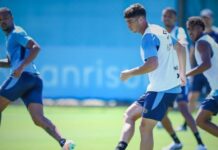 Volante do Grêmio abre mão da folga e volta aos treinos um dia antes do combinado