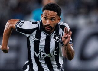 De nova função a sonho por seleção, Vitinho vê Botafogo no caminho certo e compara Anselmi a Kompany: ‘Ideias similares’